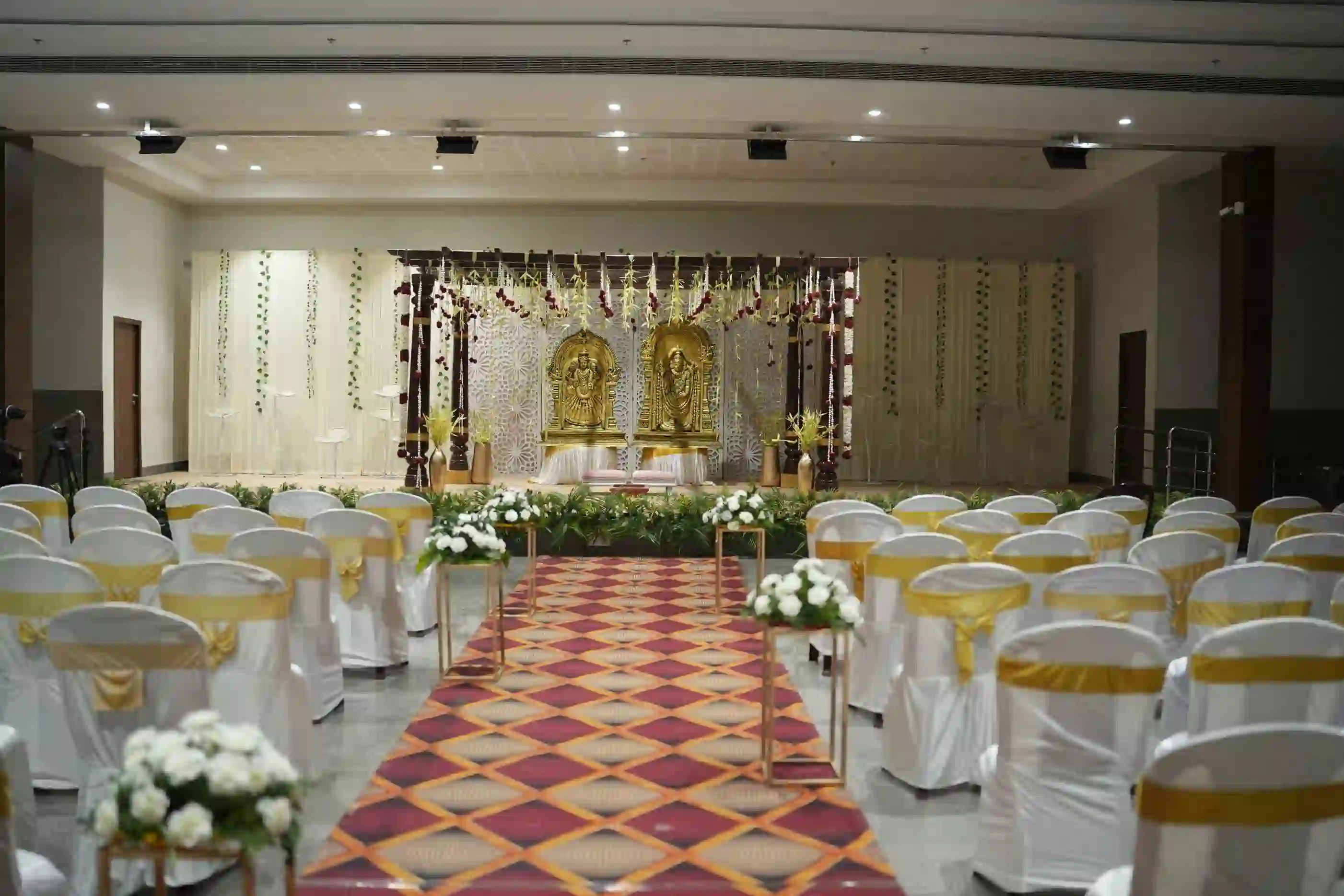Grand Royal Wedding Stage Decor in Coimbatore